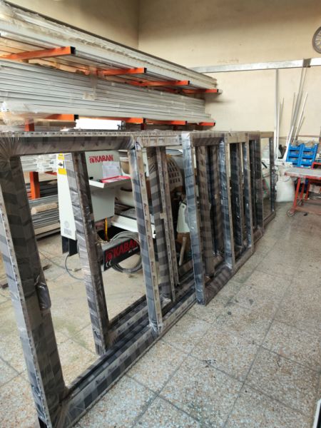 درب و پنجره آلومینیومی