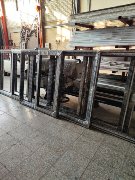 درب و پنجره آلومینیومی